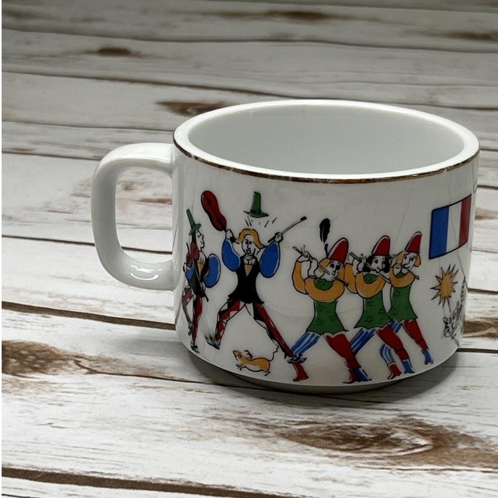 Hellerware Coffee Mug White French Parade Musicians Dancers‎ Gold Rim 10oz